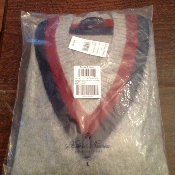 Brooks Brothers Men's Large Brushed Wool Gray V-Neck Sweater - New with Tags - Picture 2 of 7